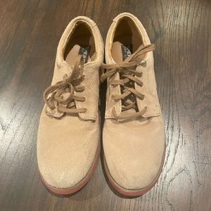 Sperry Tevin Classic Suede Dress Shoe - Boys 4